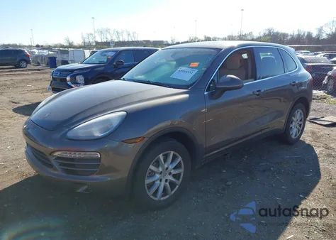 2011 Porsche Cayenne z USA, uszkodzony, nr VIN WP1AA2A28BLA01782